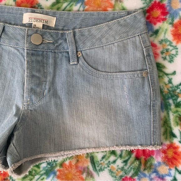 Women’s Junior’s 26 FOREVER TWENTYONE DENIM Short Shorts Light Denim Button Fly - Picture 5 of 14